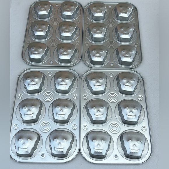 Skull Bakeware 5 pcs Set #New - Picture 2 of 2